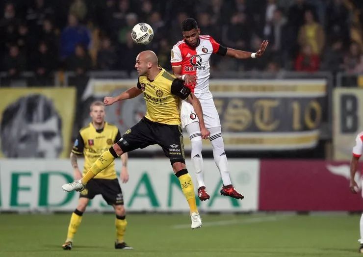 小佩顿在离 小佩顿在离