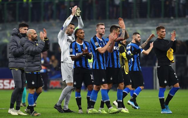 守篮板后的 守篮板后的