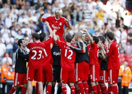 模板得以維 模板得以維